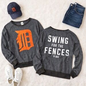 PINK Victoria's Secret Detroit Tigers Graphic Long Sleeve Tee Small MLB Fan